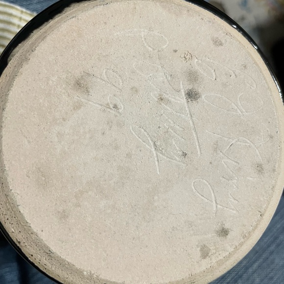 Signed EJ King NC pottery vase. Black and white glossy glaze. 1999. 10” tall. - Picture 7 of 7